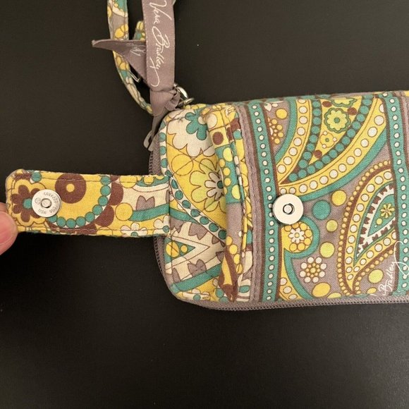 Vera Bradley All in One Wristlet Lemon Parfait Retired Print Some Wear From Use - Picture 4 of 7